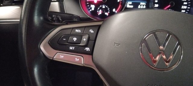 VOLKSWAGEN Passat usata, con Specchietti laterali elettrici