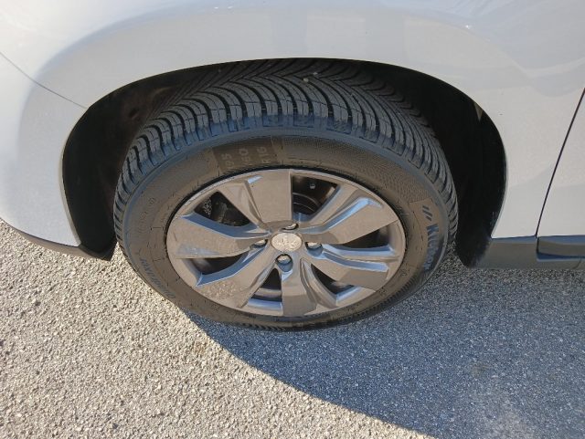 PEUGEOT 2008 usata, con Volante in pelle