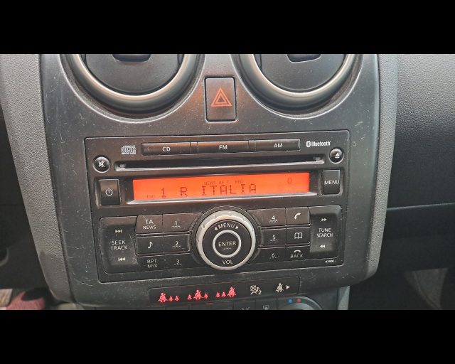 NISSAN Qashqai usata, con Controllo automatico clima