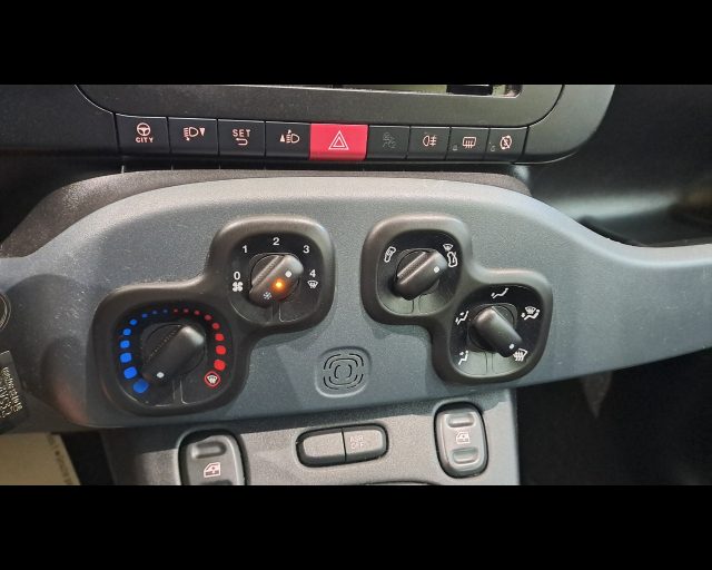 FIAT New Panda usata, con Autoradio digitale