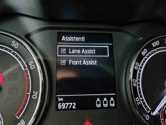 SKODA Kamiq usata, con Sedile posteriore sdoppiato