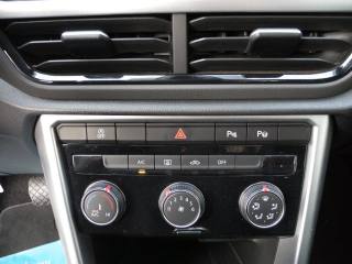 VOLKSWAGEN T-Roc usata, con MP3