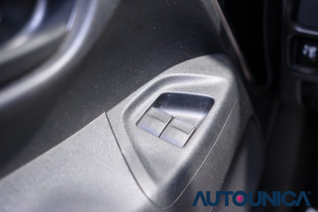 PEUGEOT 108 usata 27