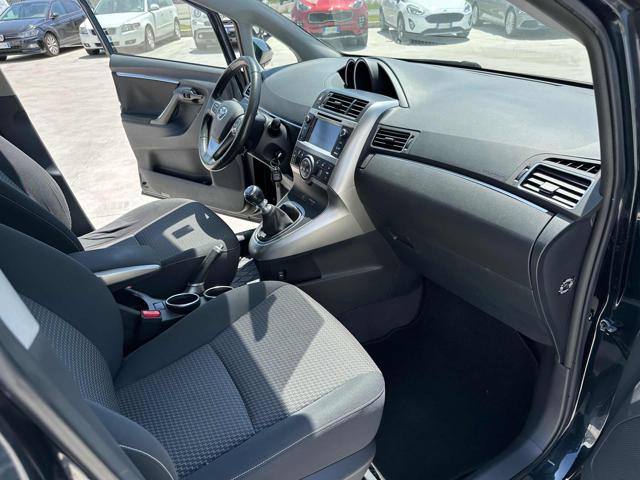 TOYOTA Verso usata 26