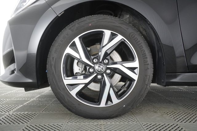 TOYOTA Yaris usata 8