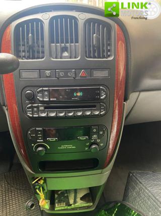 CHRYSLER Voyager usata, con Airbag testa