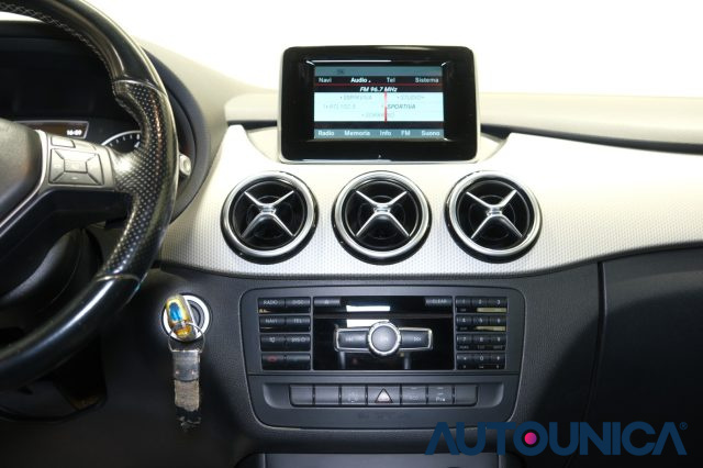 MERCEDES-BENZ B 180 usata, con Freno di stazionamento elettrico