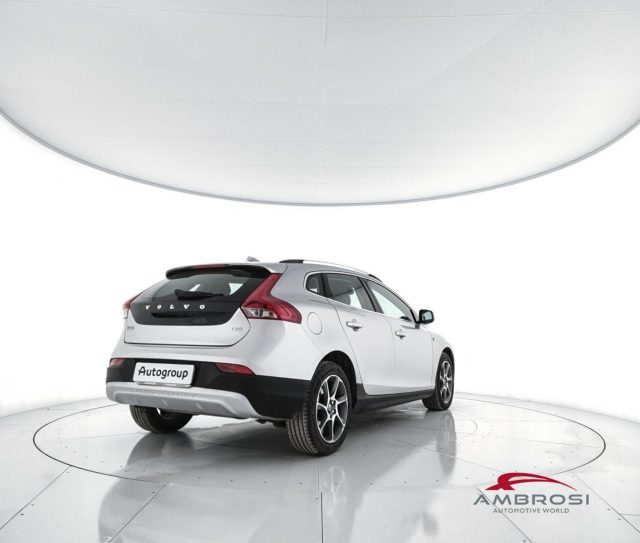 VOLVO V40 Cross Country usata 2