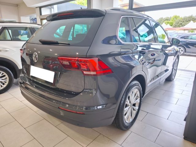 VOLKSWAGEN Tiguan usata, con Autoradio