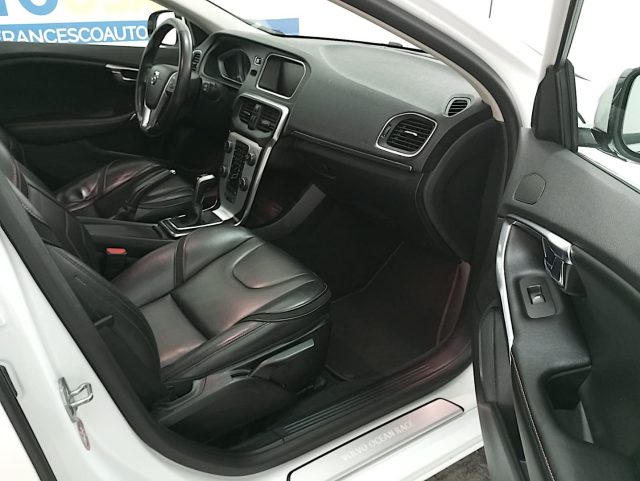 VOLVO V40 usata, con Autoradio digitale