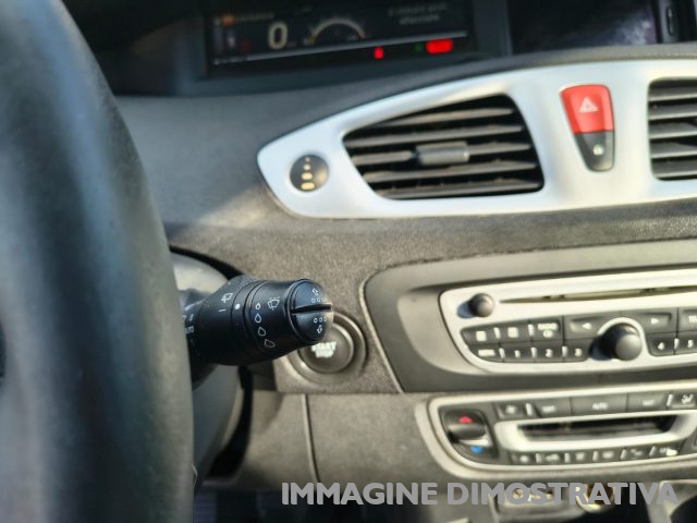 RENAULT Scenic usata, con Chiusura centralizzata