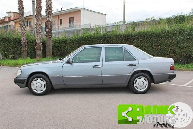 MERCEDES-BENZ E 200 usata 15