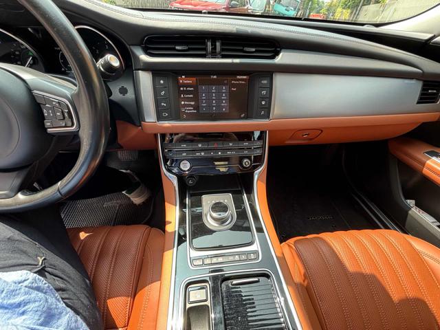 JAGUAR XF usata, con Fari Xenon