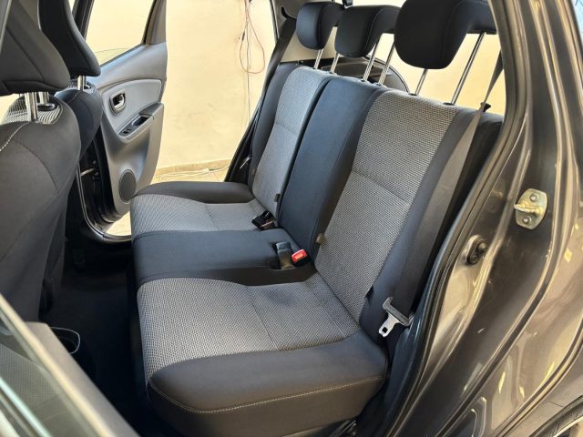 TOYOTA Yaris usata, con Volante in pelle