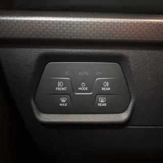 SEAT Leon usata, con Fari LED