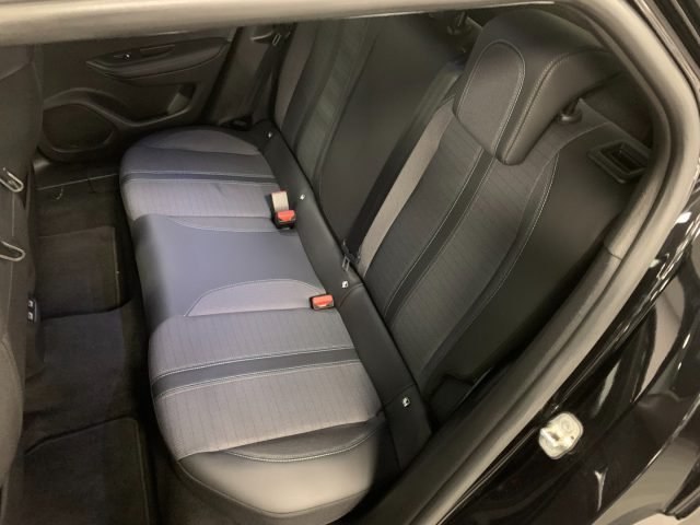 PEUGEOT 2008 usata, con Sistema di navigazione