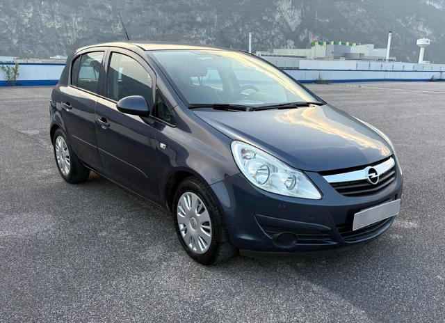 OPEL Corsa usata, con Autoradio