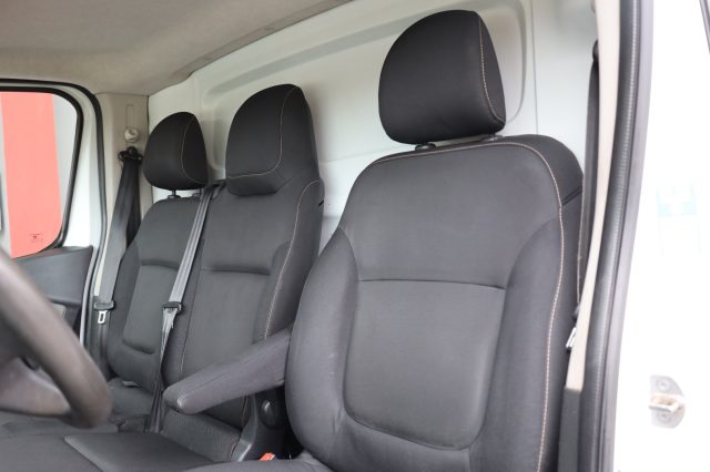 RENAULT Trafic usata 38