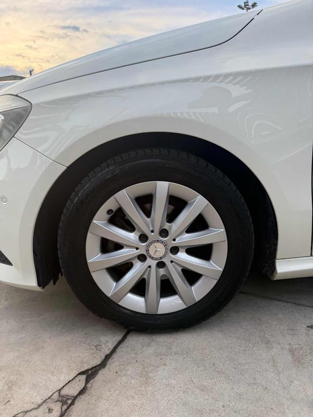 MERCEDES-BENZ A 180 usata, con Cerchi in lega