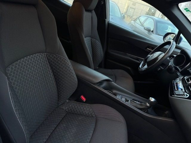 TOYOTA C-HR usata, con Fari Xenon