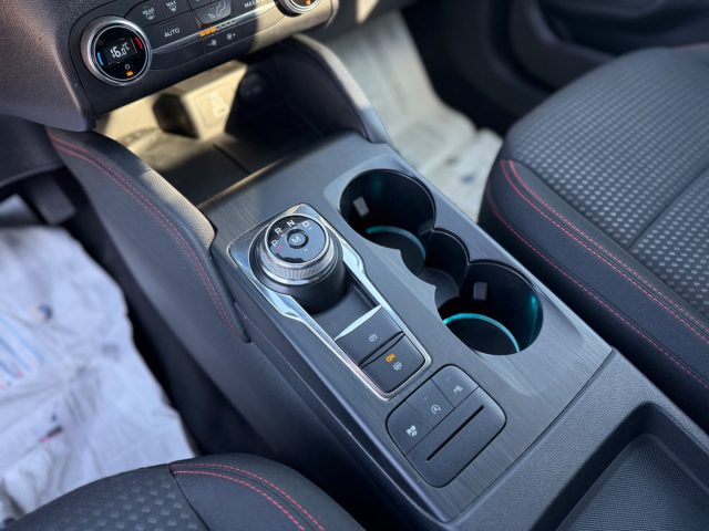 FORD Kuga usata, con Bracciolo