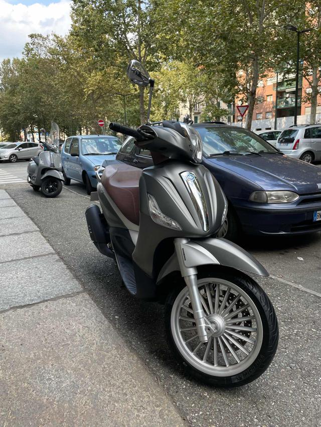 PIAGGIO Beverly 300 i.e. usata 5