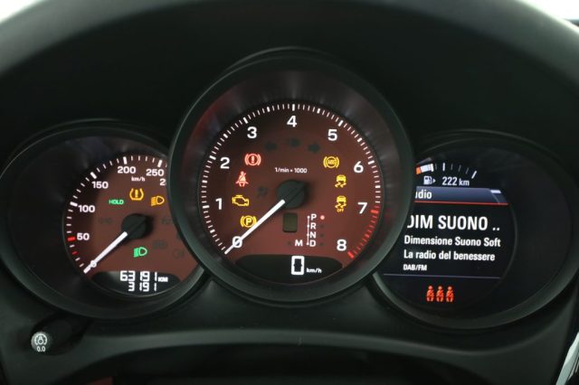 PORSCHE Macan usata 12