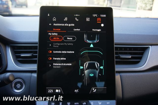RENAULT Captur usata, con Autoradio digitale