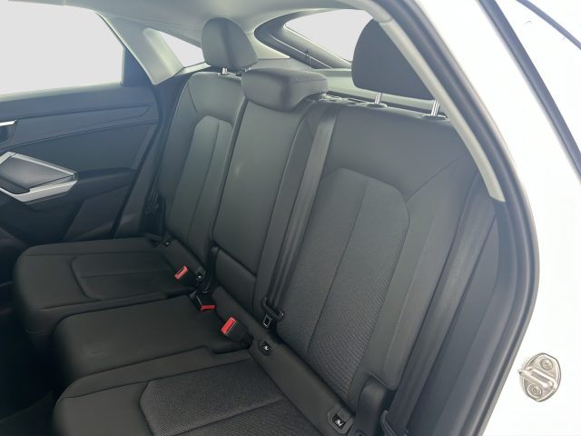 AUDI Q3 usata 8