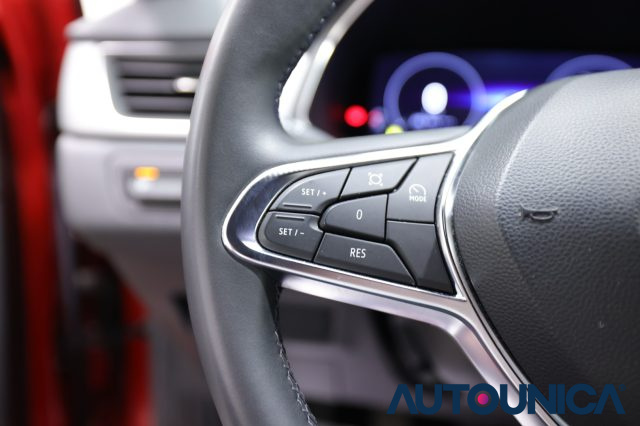 RENAULT Captur usata, con USB