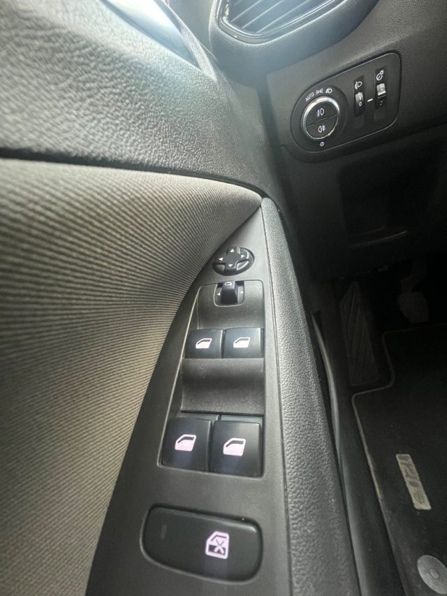 OPEL Crossland X usata, con Specchietti laterali elettrici
