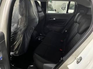 JEEP Avenger usata, con USB