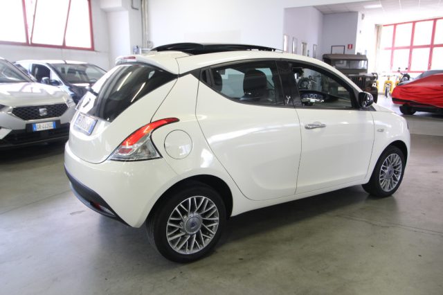 LANCIA Ypsilon usata, con Autoradio
