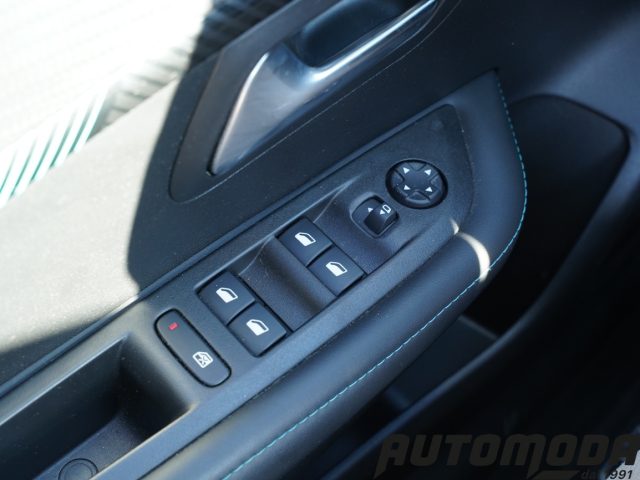 PEUGEOT 208 usata, con Specchietti laterali elettrici