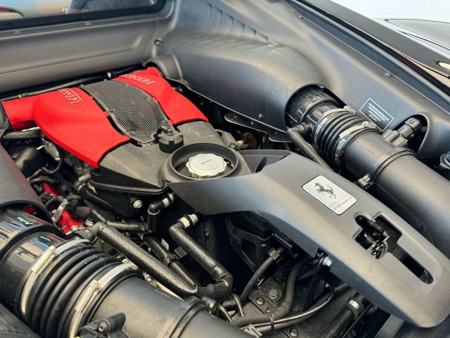 FERRARI F8 usata, con ESP