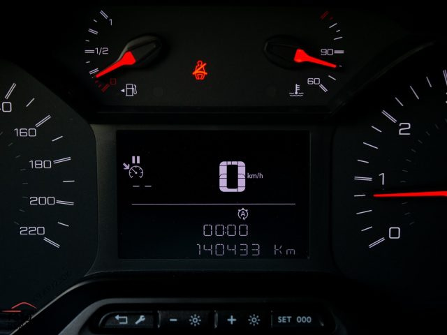 PEUGEOT Partner usata, con Autoradio digitale