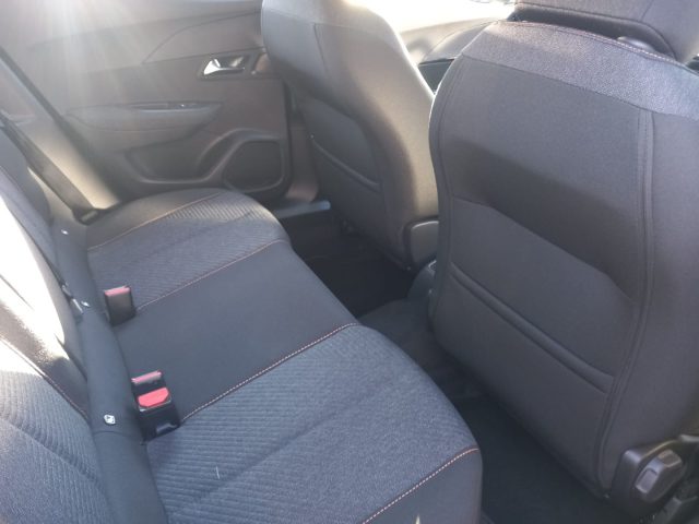 PEUGEOT 2008 usata, con Volante multifunzione