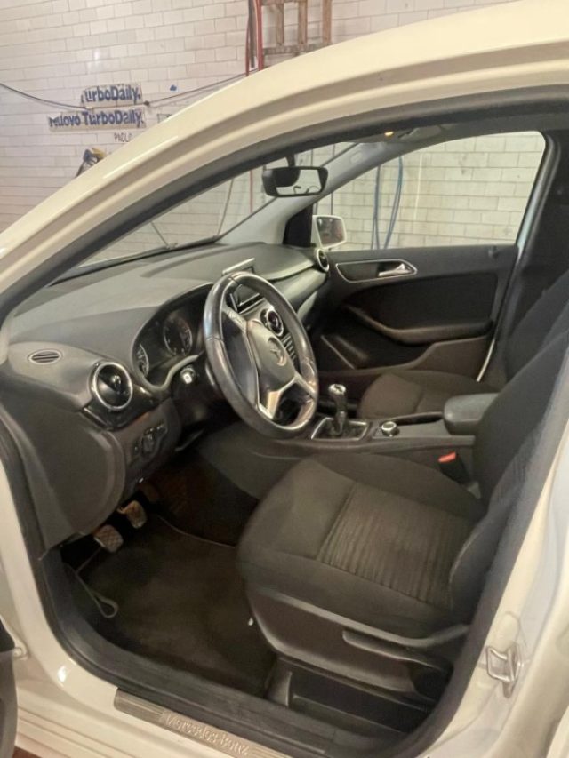 MERCEDES-BENZ B 180 usata, con Alzacristalli elettrici