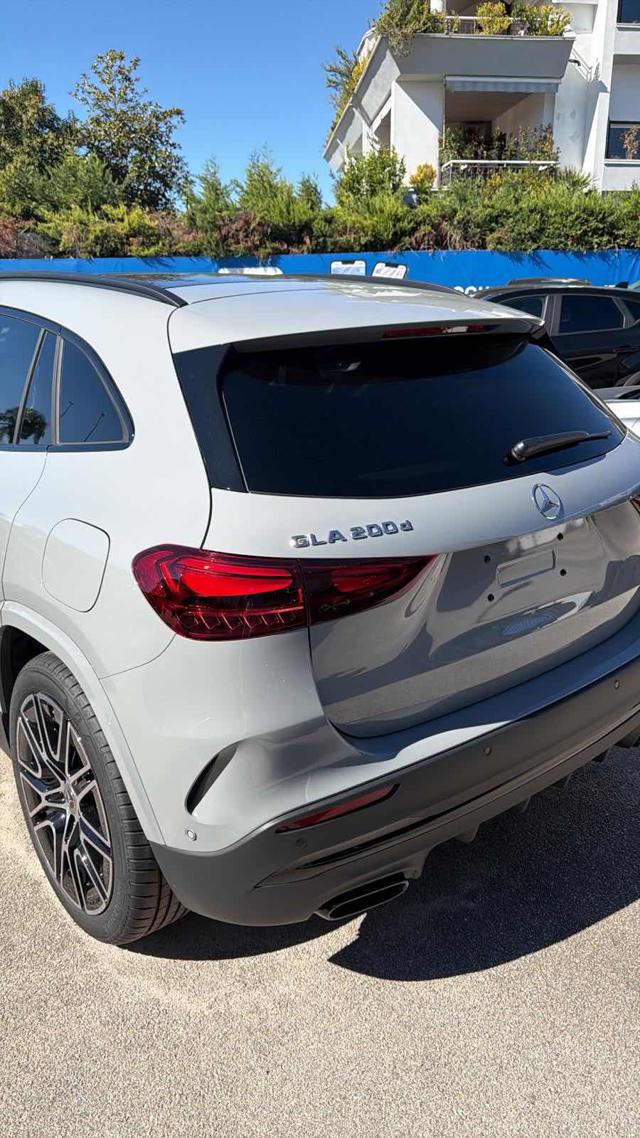 MERCEDES-BENZ GLA 200 usata, con Alzacristalli elettrici