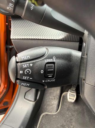 PEUGEOT 2008 usata 29