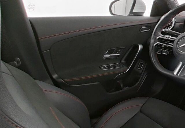 MERCEDES-BENZ CLA 200 usata, con Boardcomputer