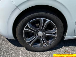 PEUGEOT 208 usata, con Sedile posteriore sdoppiato