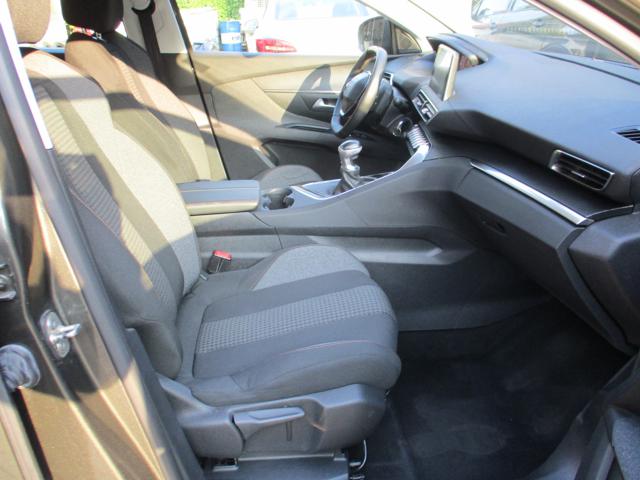 PEUGEOT 5008 usata, con Sistema di navigazione