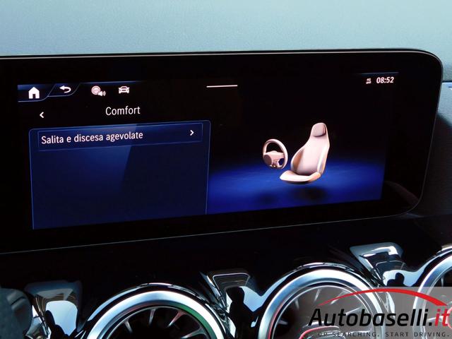 MERCEDES-BENZ GLA 180 usata, con Schermo multifunzione interamente digitale