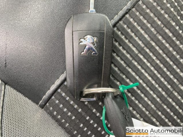 PEUGEOT 2008 usata, con Sensore di pioggia