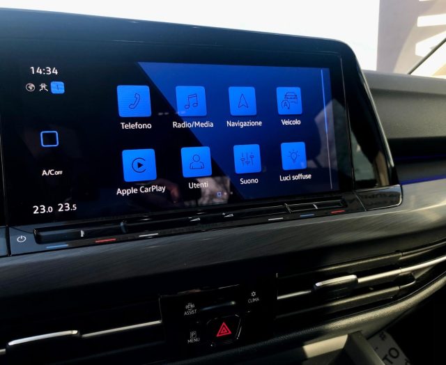 VOLKSWAGEN Golf usata, con Touch screen