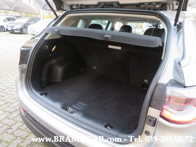 JEEP Compass usata, con Sedile posteriore sdoppiato