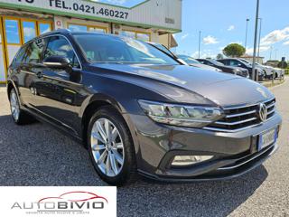 VOLKSWAGEN Passat Variant usata, con Cerchi in lega