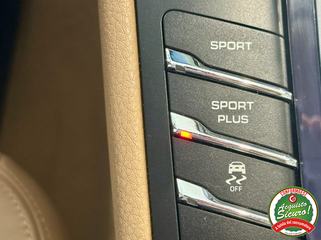 PORSCHE Panamera usata, con Fendinebbia
