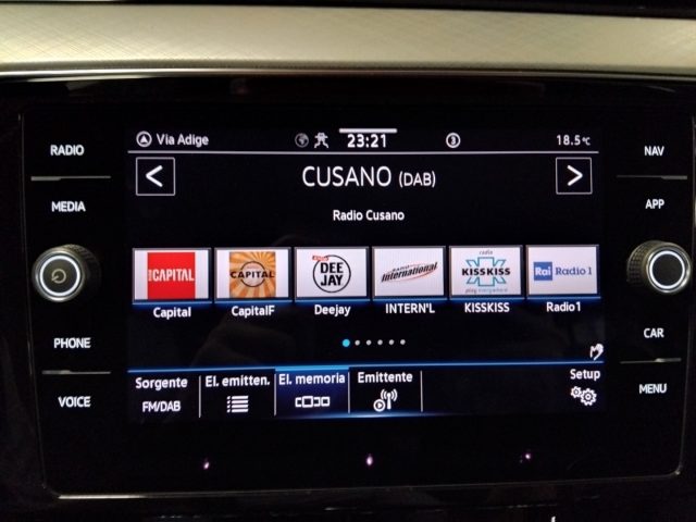 VOLKSWAGEN Passat usata 25